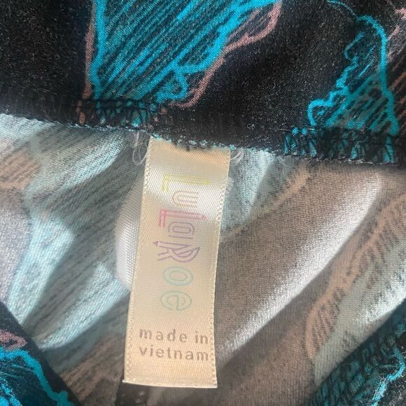LulaRoe SZ OS continent printed leggings - Picture 3 of 3